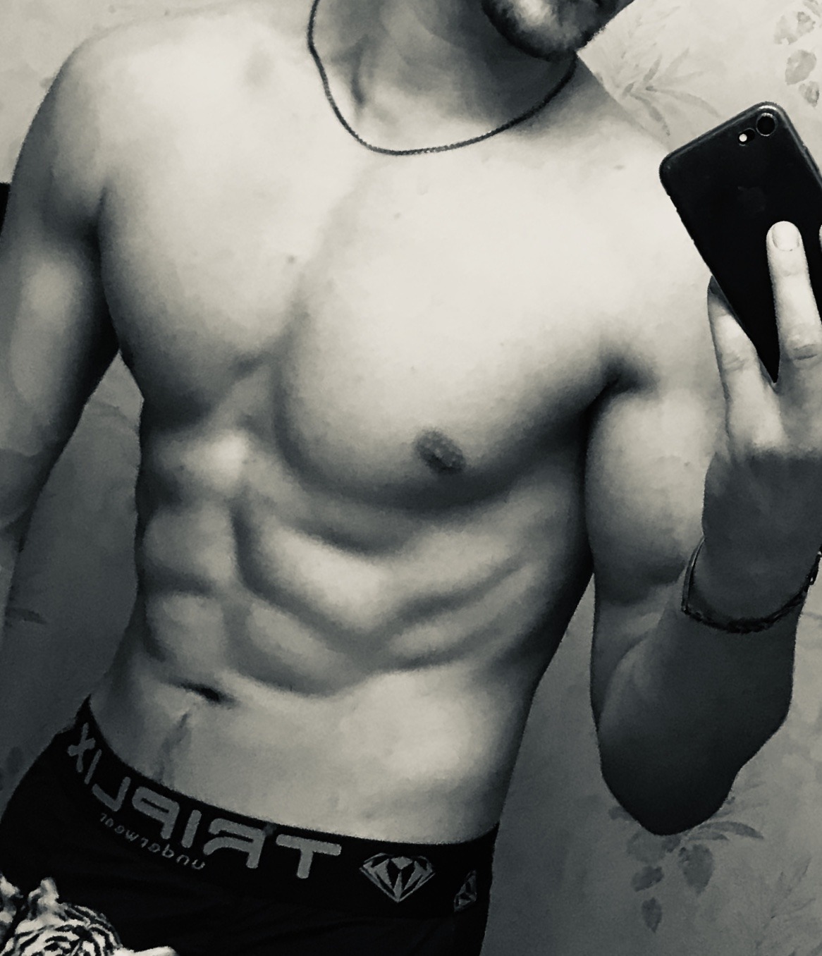 Profil de Tawfiq, 27 ans, Gay Suisse à Sigigen