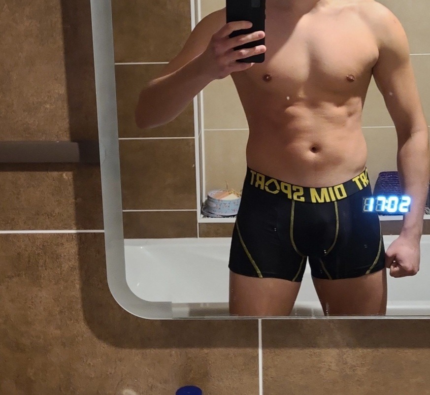 Profil de Haykal, 26 ans, Gay Suisse à Vesin
