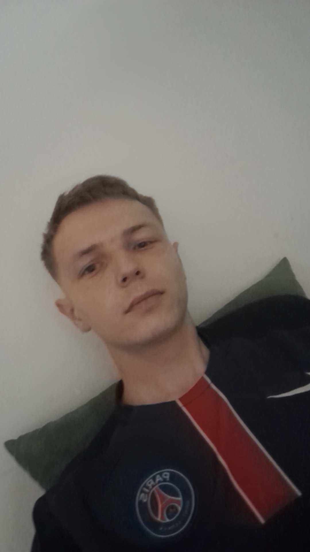 Profil de Jo, 24 ans, Gay Suisse à Vitznau