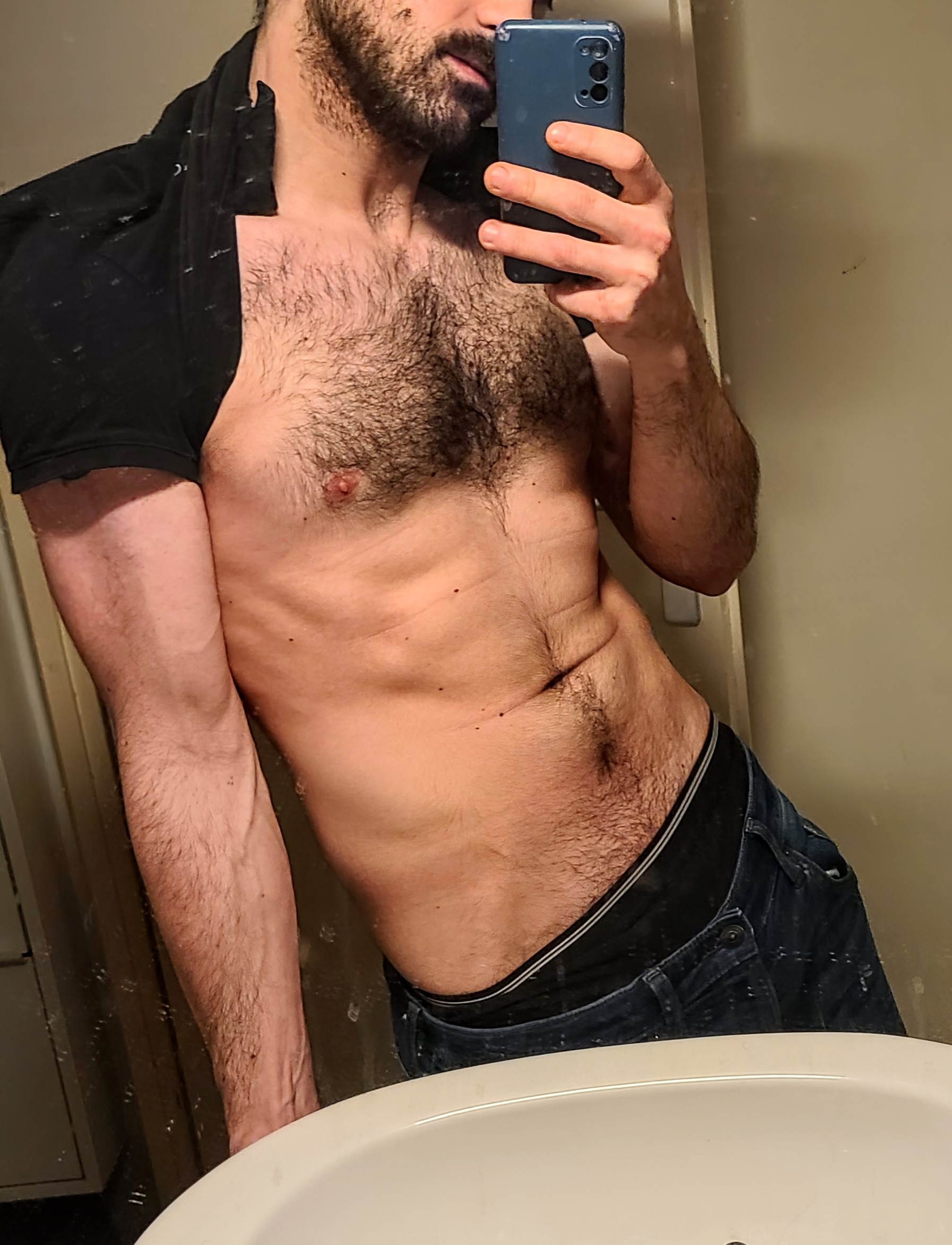 Profil de Zakarie, 25 ans, Gay Suisse à Halten