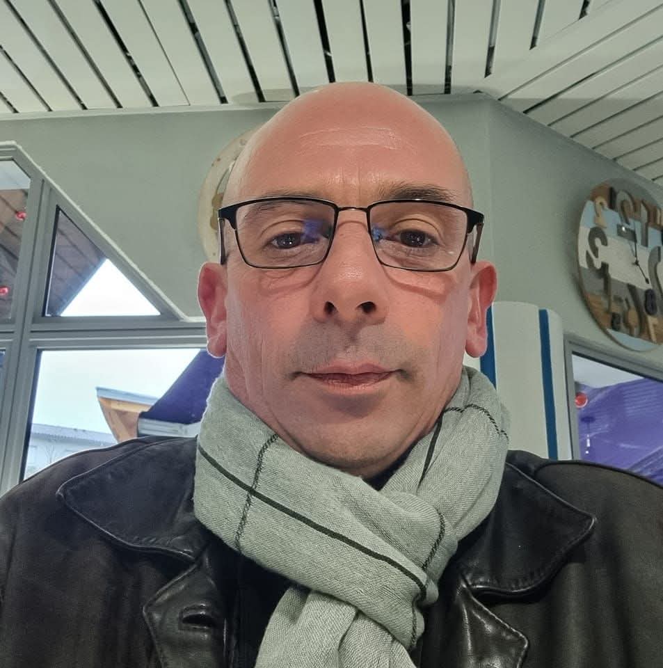 Profil de Robyn, 48 ans, Gay Suisse à Sugnens
