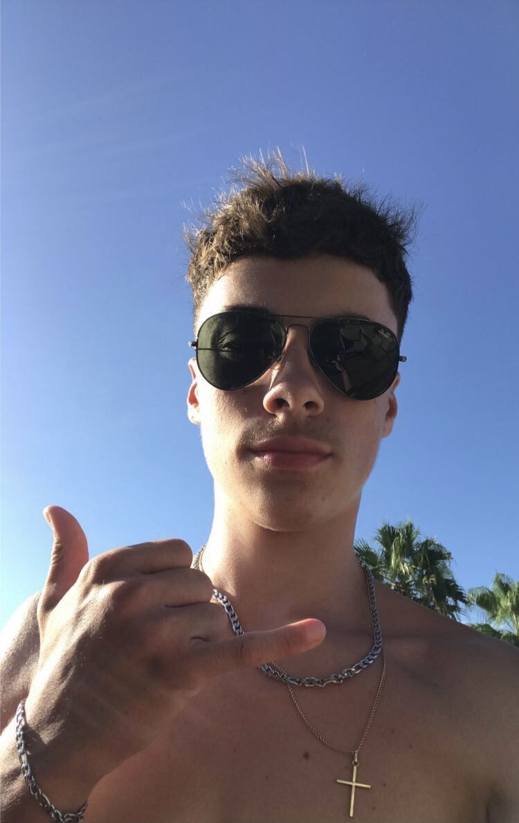 Profil de Bana, 21 ans, Gay Suisse à Lumbrein