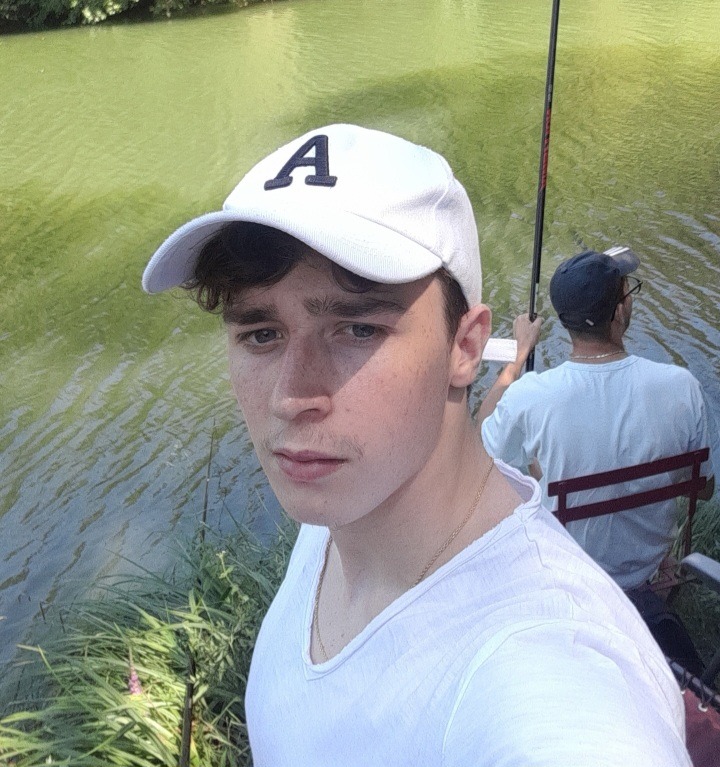 Profil de Michel-ange, 20 ans, Gay Suisse à Rieden AG