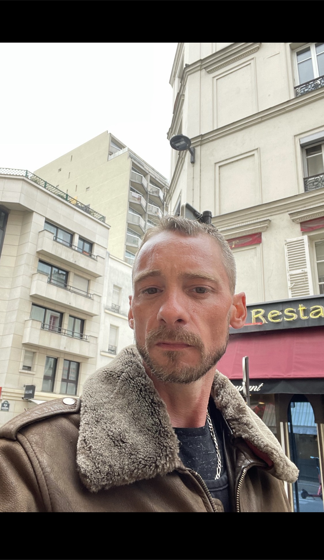 Profil de Eyoub, 40 ans, Gay Suisse à Oleyres