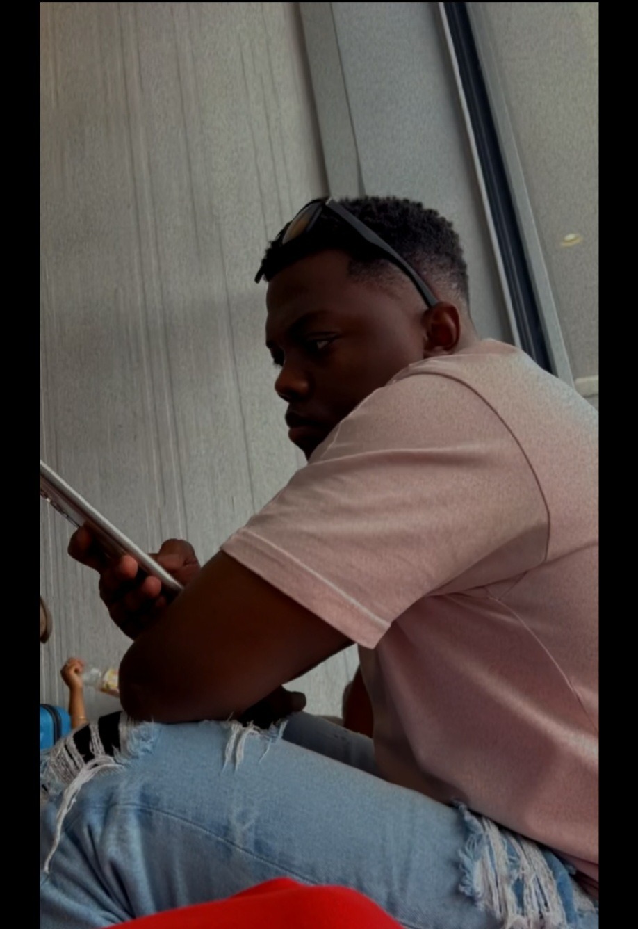 Profil de Nam, 25 ans, Gay Suisse à Naz