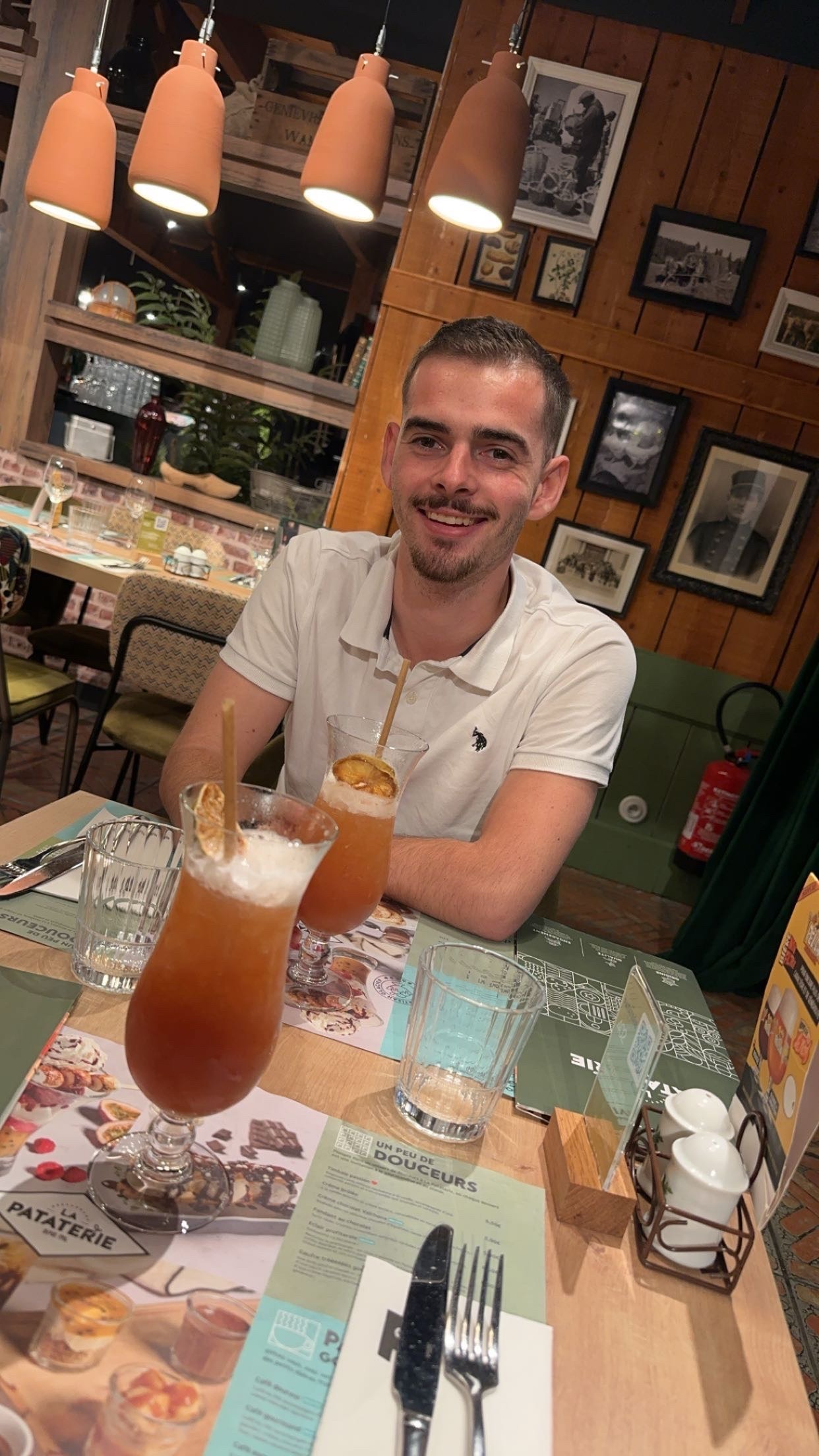 Profil de Farhat, 23 ans, Gay Suisse à Malix