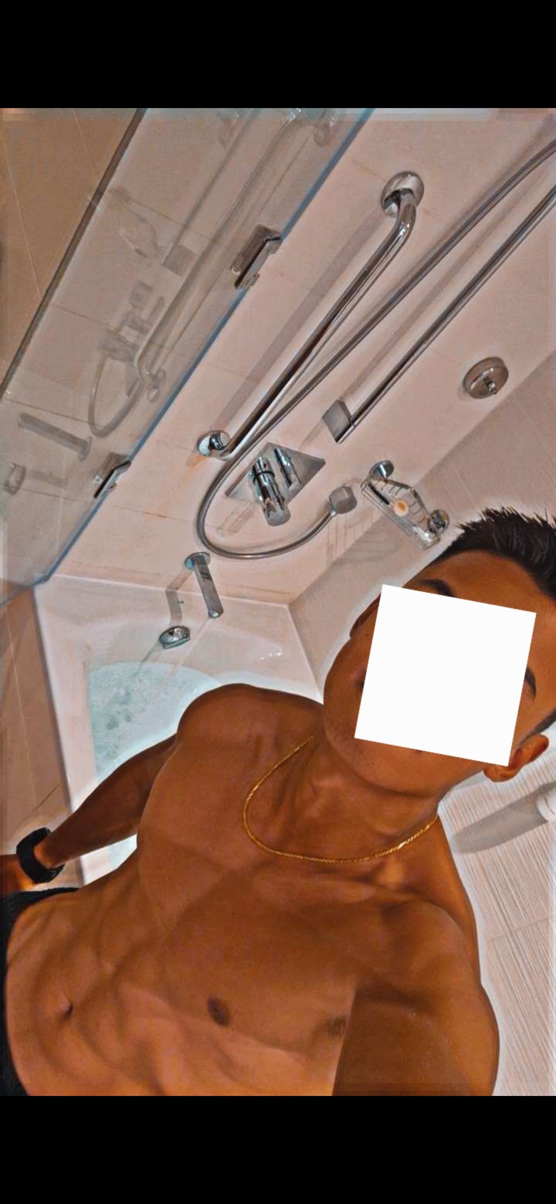 Profil de Ayouba, 22 ans, Gay Suisse à Kräiligen