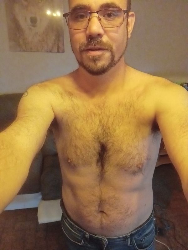 Profil de Kyllian, 38 ans, Gay Suisse à Surcasti