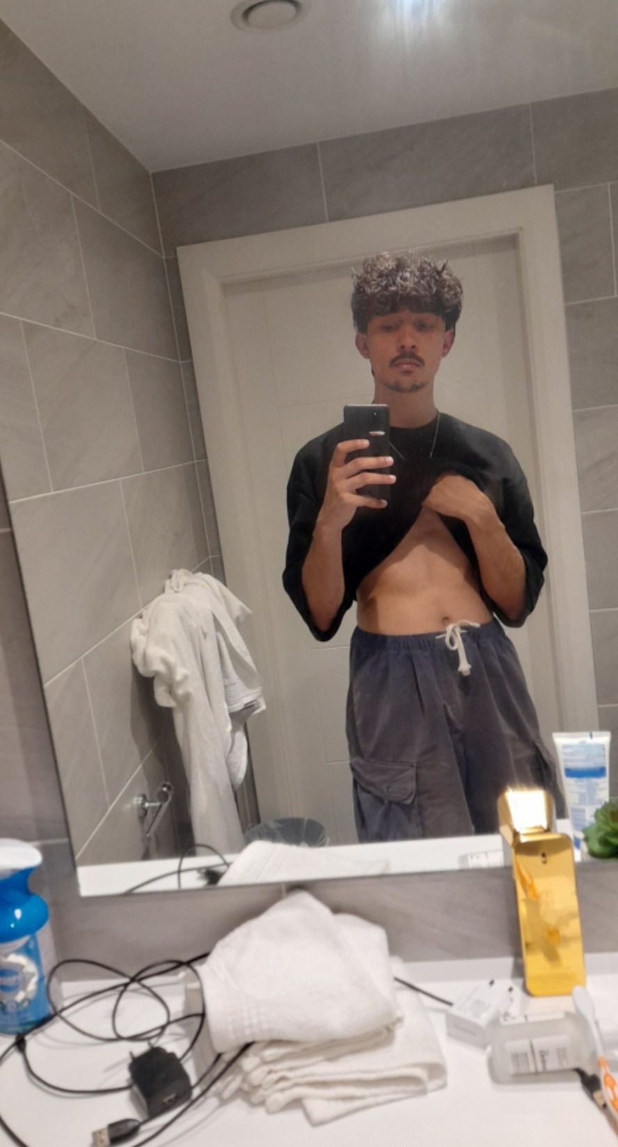 Profil de Salah-dine, 21 ans, Gay Suisse à Epsach