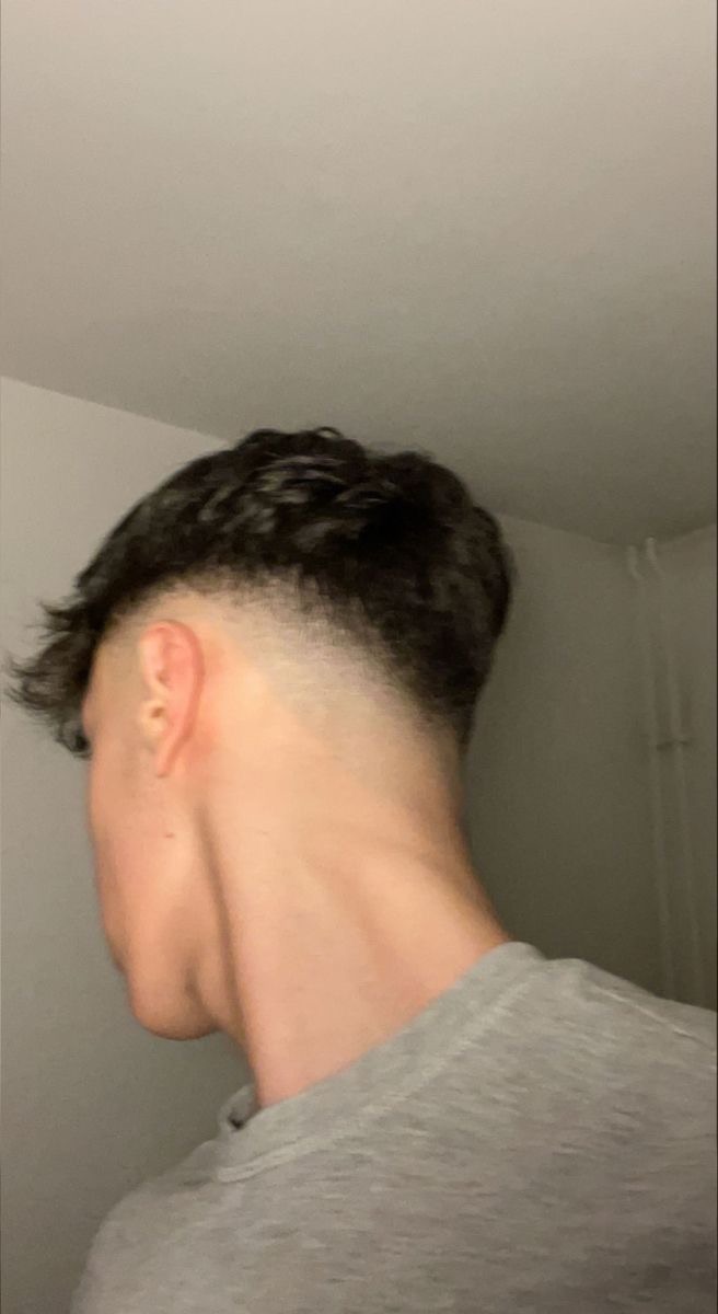 Profil de Amen, 22 ans, Gay Suisse à Bennau