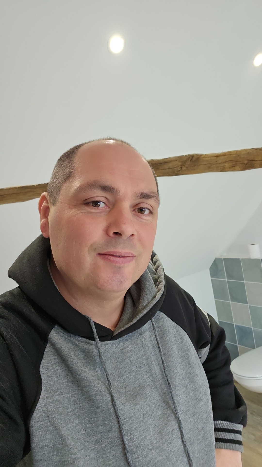 Profil de Lyrone, 46 ans, Gay Suisse à Montévraz