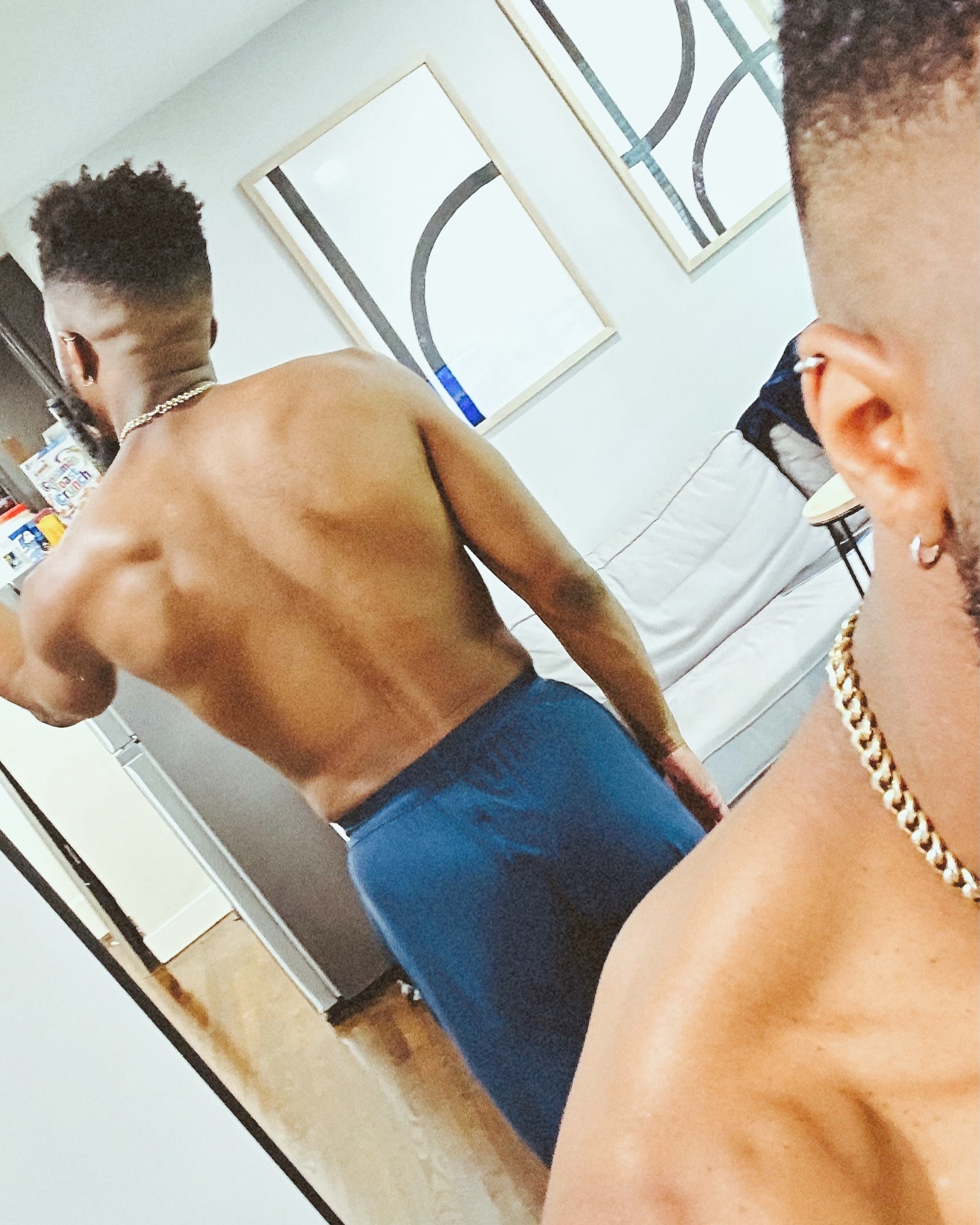 Profil de Dove, 32 ans, Gay Suisse à Furna
