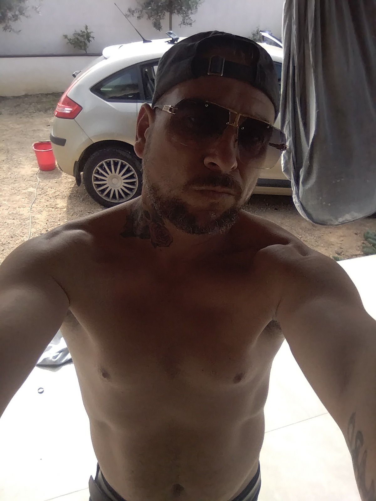 Profil de Lenaik, 42 ans, Gay Suisse à Obergoldbach