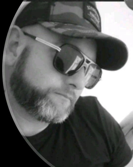 Profil de Declan, 40 ans, Gay Suisse à Valendas