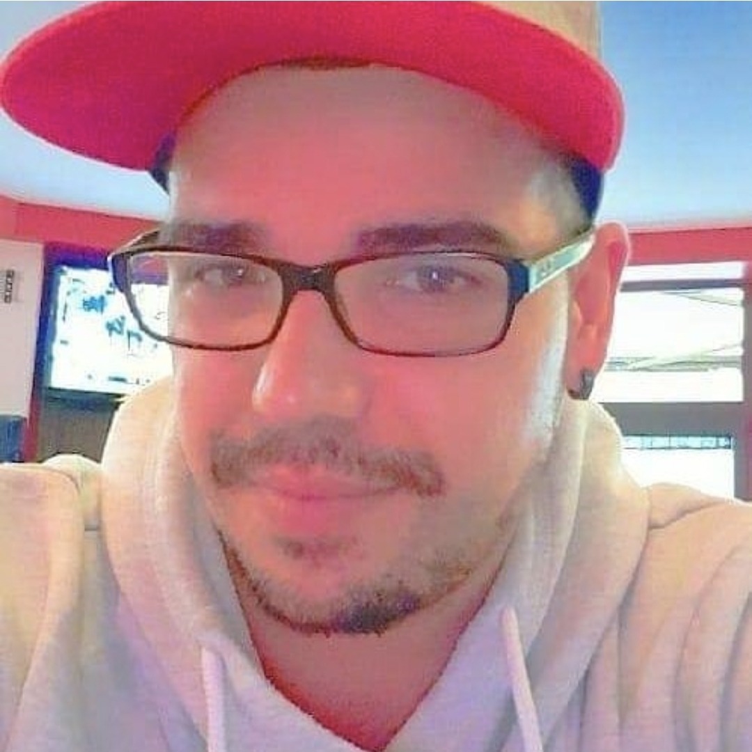 Profil de Georgy, 37 ans, Gay Suisse à Root D4
