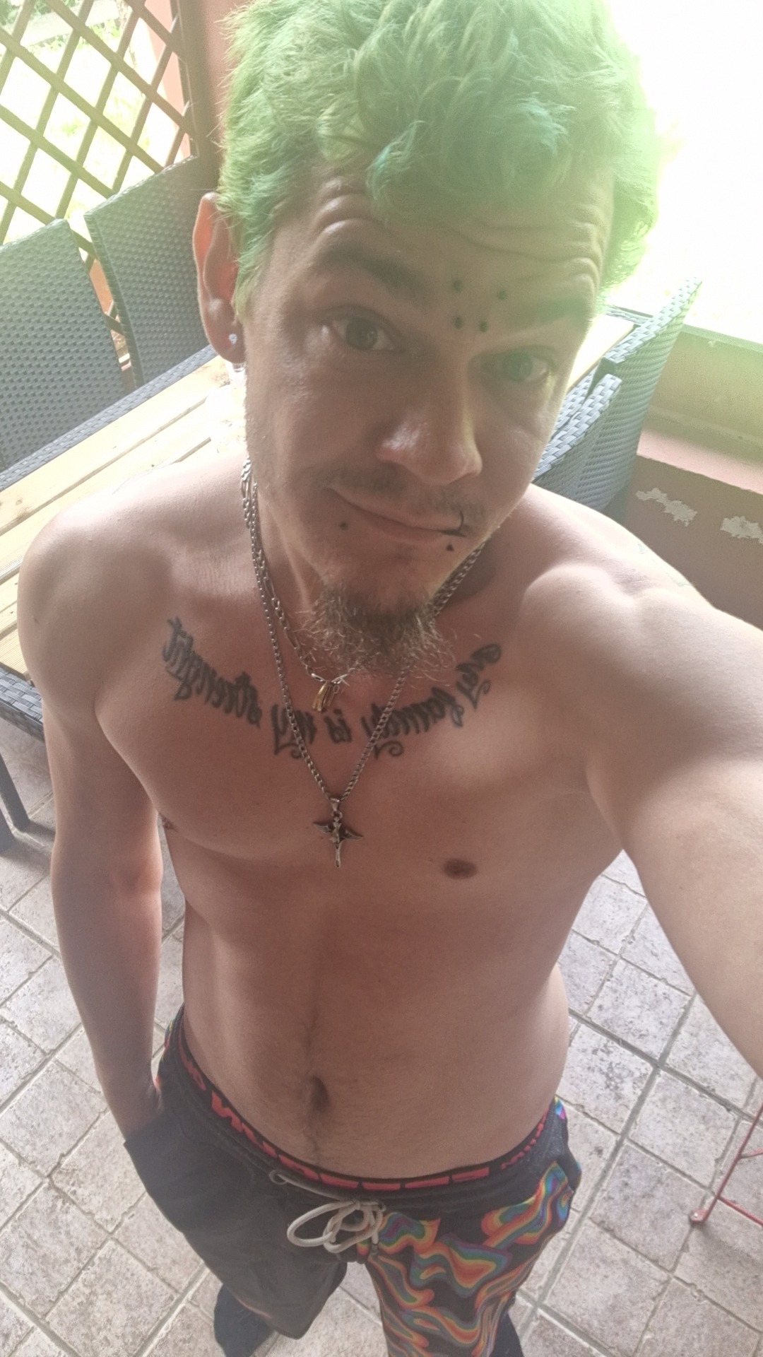Profil de Souhayb, 27 ans, Gay Suisse à Saillon