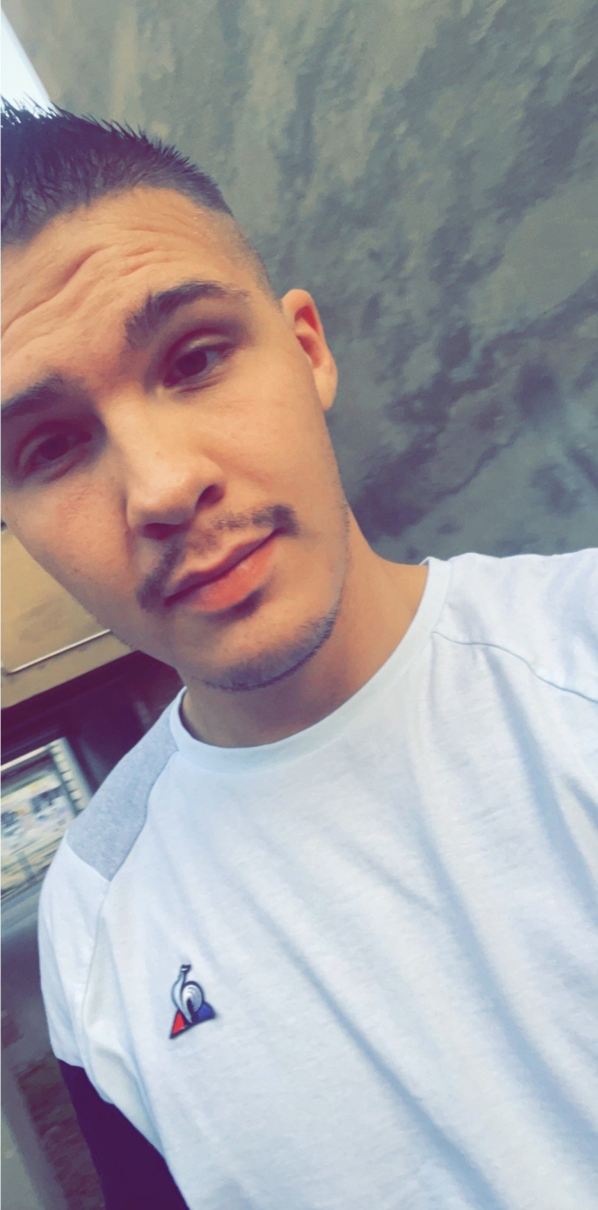 Profil de Bruce, 26 ans, Gay Suisse à Ballens