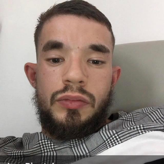 Profil de Emrik, 25 ans, Gay Suisse à Colombier VD