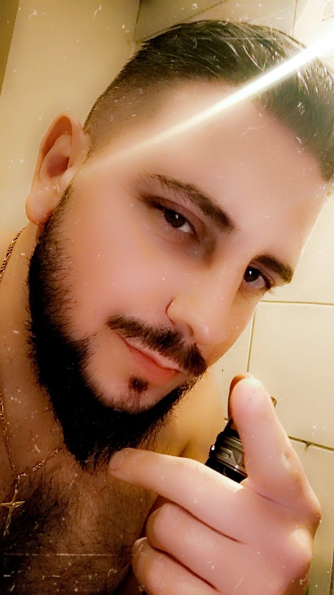 Profil de Kays, 33 ans, Gay Suisse à Oleyres
