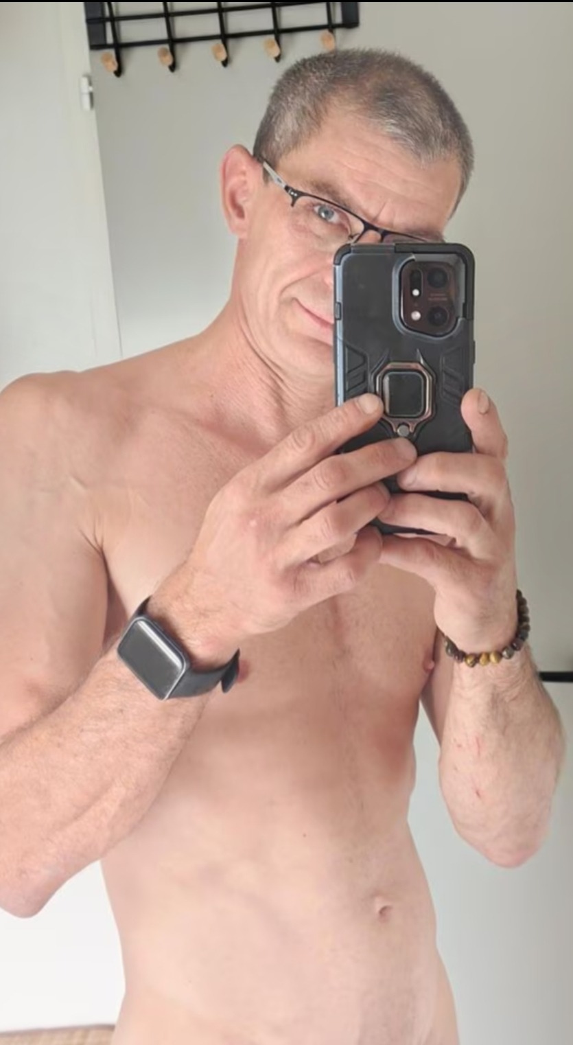 Profil de Myles, 50 ans, Gay Suisse à Buseno