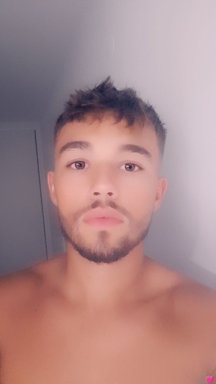 Profil de Cléo, 21 ans, Gay Suisse à Rothwald